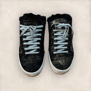 P448 Sneaker Slippers (Black/Gold)